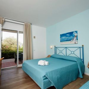 Zimmer mit Kingsize-Bett